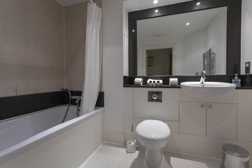 St. Georges Wharf Serviced Apartments By Thesqua.Re London Exterior foto